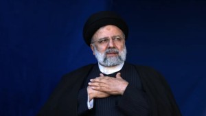 وزير خارجية إيران السابق يحمّل واشنطن مسؤولية وفاة رئيسي