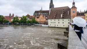ألمانيا : فيضانات تتسبب في انهيار سدّ و توقف المواصلات