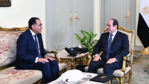 مصر: رئيس الوزراء يقدم استقالته والسيسي يكلفه بتشكيل حكومة جديدة