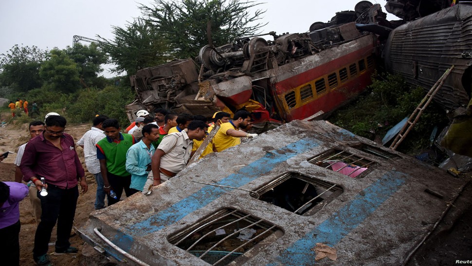 الهند ...مقتل 13 شخصا في حادث تصادم قطارين