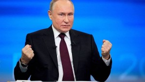 بوتين: روسيا تدرس تعديل عقيدتها النووية
