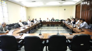لجنة المالية بالبرلمان توافق على مشروع قانون للاقتراض من بنوك محليّة