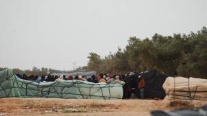 صفاقس: مهاجرون غير نظاميون بين سندان العودة إلى بلدانهم و مطرقة الوصول إلى أوروبا