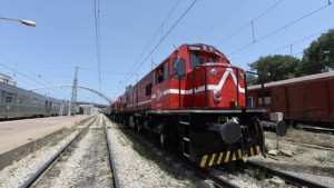 آخر استعدادات إعادة تشغيل الخط الحديدي بين تونس والجزائر محور جلسة متابعة بوزارة النقل