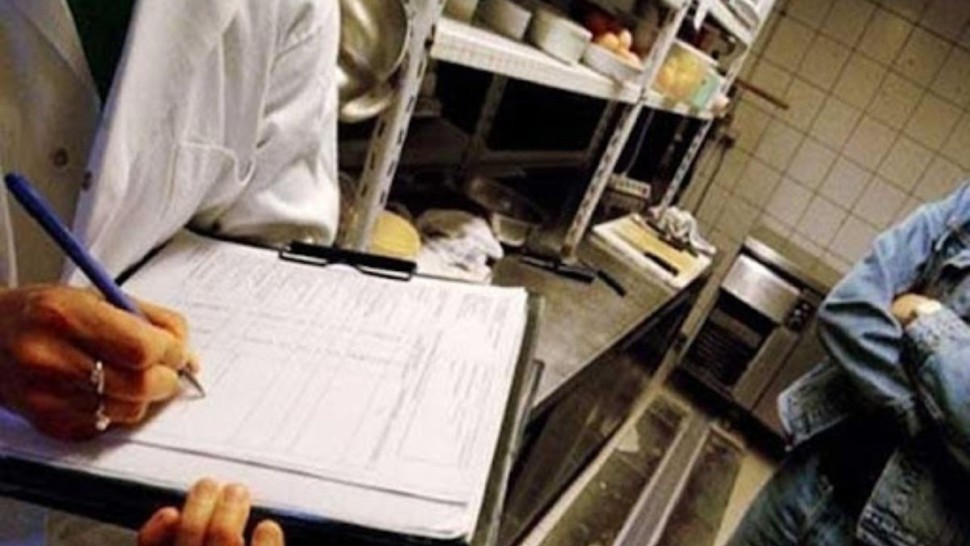 نابل: هيئة السلامة الصحية للمنتجات الغذائية توجه 85 إنذارا وتقترح غلق 44 محلا