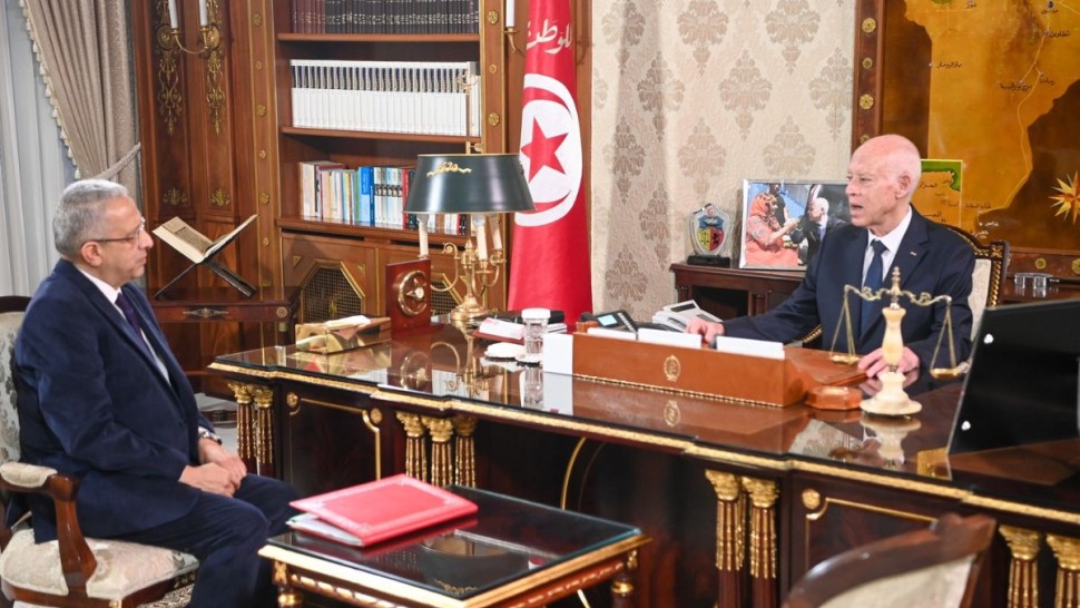 رئيس الجمهورية يدعو الى تكثيف توجيه فرق طبية الى الجهات و احداث مستشفيات ميدانية