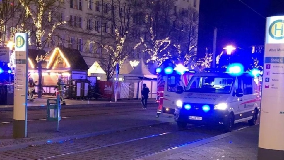 عشرات الإصابات في حادث دهس بسوق لهدايا عيد الميلاد بألمانيا