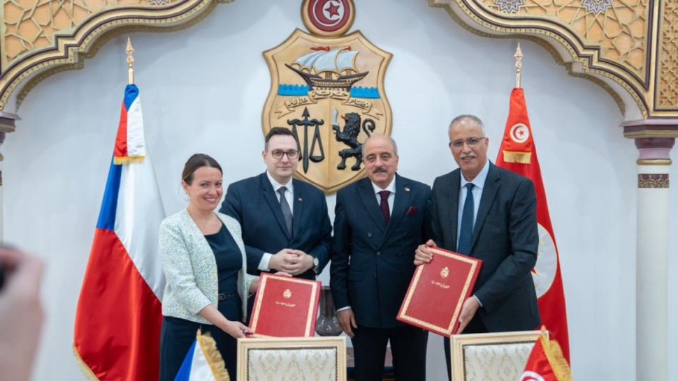 تونس وتشيكيا توقعان مذكرة تفاهم بين الأكاديميتين الدبلوماسيتين بالبلدين