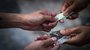 قصر هلال: القبض على 6 أشخاص من أجل ترويج واستهلاك المخدرات