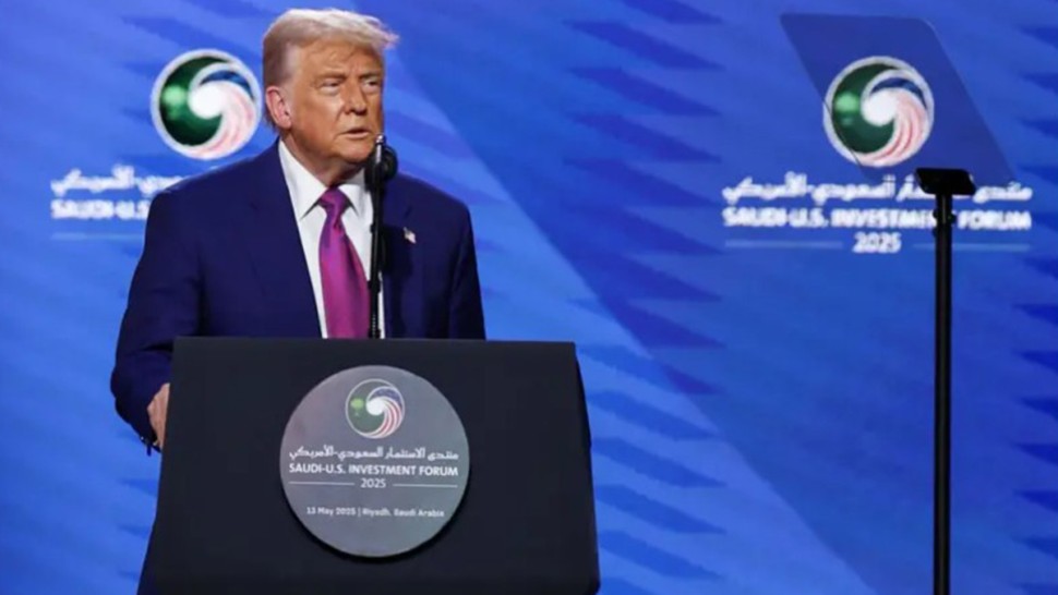 ترامب يعلن من السعودية رفع العقوبات عن سوريا