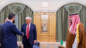 ترامب متحدثا عن الشرع: "عظيم وجذاب ومقاتل"