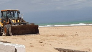 استعدادا للموسم الصيفي ..وزير البيئة يعطي إشارة انطلاق تنظيف الشواطئ