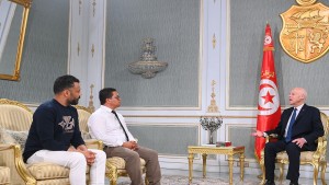 رئيس الجمهورية لشابين من المزونة وبنزرت: بسواعد وعقول الوطنيّين الأحرار يُصنعُ التّاريخ