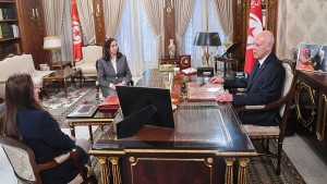 رئيس الجمهورية يدعو الى إيجاد تصوّرات جديدة لتمويل الميزانية و فتح باب الانتدابات