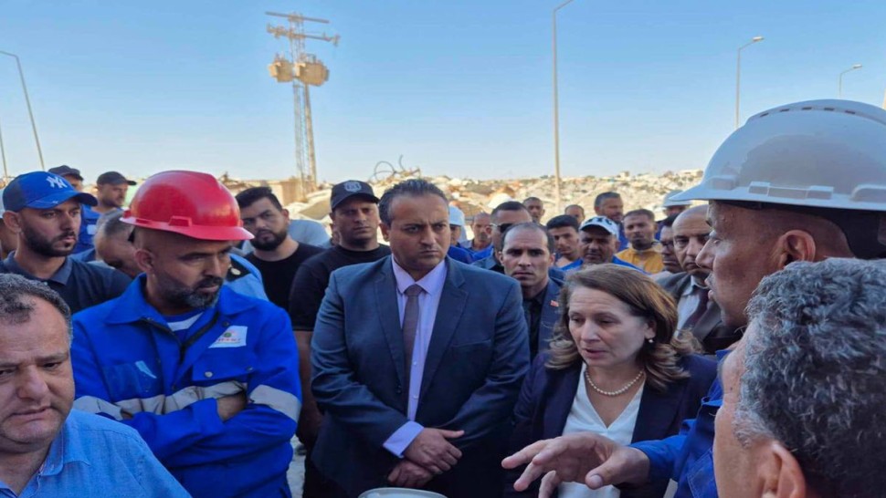 وزارة الصناعة: فتح تحقيق حول أسباب اندلاع حريق بشركة "تيفارت" بالصخيرة