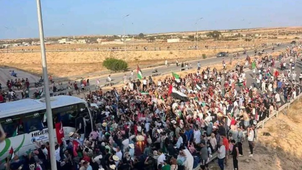 قافلة الصمود تصل إلى ولاية قابس وسط حضور المئات من المناصرين