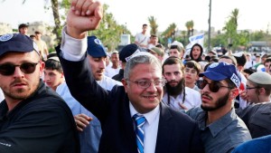 بن غفير يقتحم المسجد الأقصى وسط حراسة مشددة