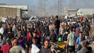 استشهاد 29 فلسطينياً في هجمات للاحتلال قرب مركز مساعدات