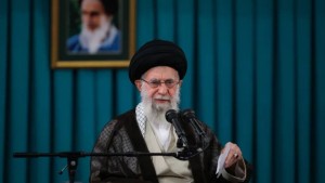 إيران: المرشد الأعلى يعيّن قادة جدد لهيئة الأركان والحرس الثوري