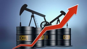 أسعار النفط تقفز بأكثر من 12% عقب هجوم الاحتلال على إيران