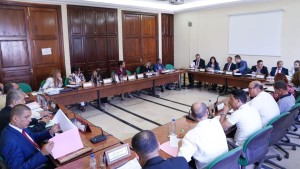 ممثلو الحكومة يقدمون ملاحظاتهم بشأن مقترح قانون يتعلق بتنظيم مهنة المستشار الجبائي