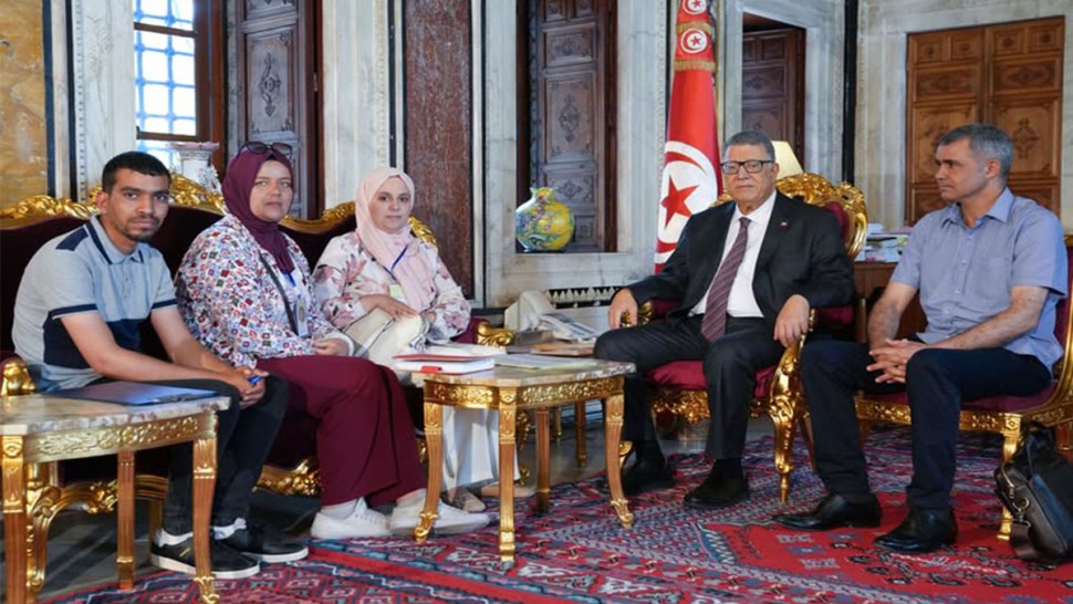 رئيس البرلمان يستقبل مجموعة من الأساتذة المعتصمين أمام مقر مجلس نواب الشعب