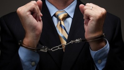 الإطاحة برجل أعمال معروف محكوم في ملف التآمر بصدد الهروب