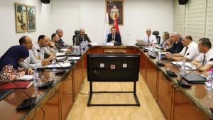 بعد تسجيل 121 حريقا .. وزير الفلاحة يشدد على ضرورة حماية المحاصيل والغابات