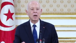 سعيد: ''وزير سابق ممن ادعوا تحقيق أهداف الثورة ..يتحدث عن المناولة في حين أنه متحيل ومطلوب للعدالة''