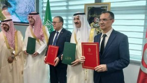 التوقيع على إتفاقية قرض  بـ 112 مليار للمساهمة في تمويل مشروع إنشاء قطب واحي بالجنوب