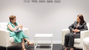 في لقائها برئيسة البنك الأوروبي لإعادة الإعمار ..رئيسة الحكومة تدعو الى تطوير التعاون في الطاقات المتجددة