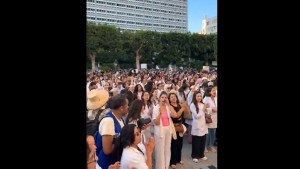 العاصمة: الأطباء الشبان يحتجون أمام المسرح البلدي