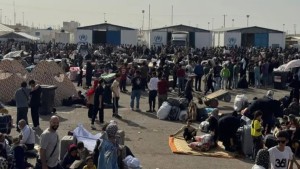 طالبان: إيران ترحل 300 ألف أفغاني خلال 12 يومًا