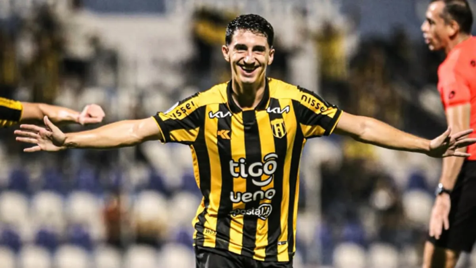 كلوب غواراني,Agustín Manzur