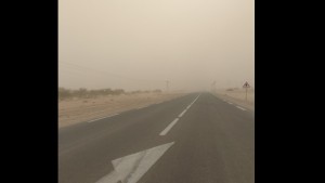 رياح رملية قوية بتوزر..الادارة الجهوية للتجهيز تحذر