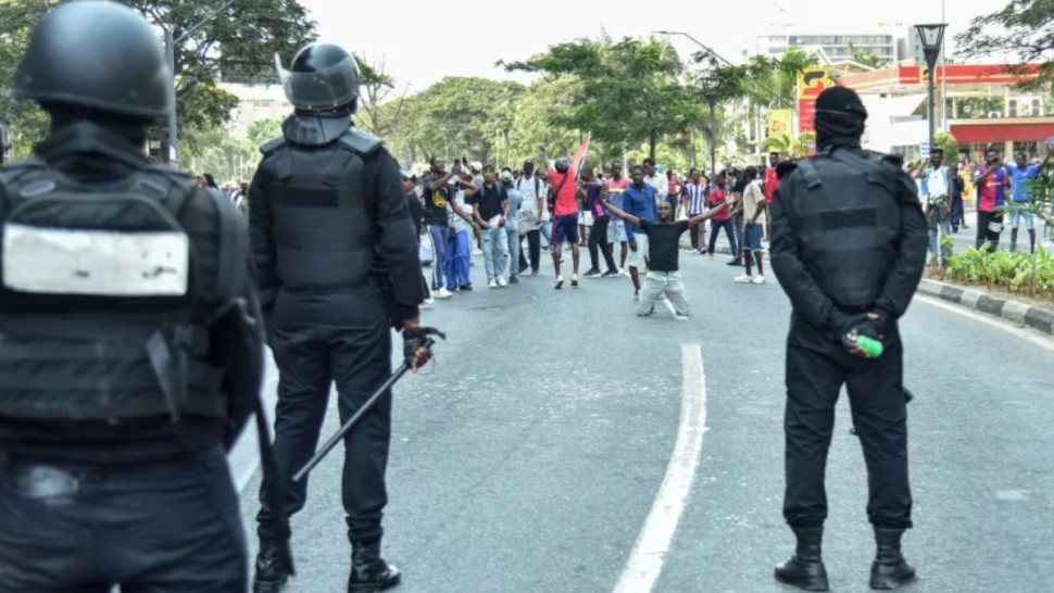 أنغولا: مقتل 22 شخصا في احتجاجات على رفع أسعار الوقود