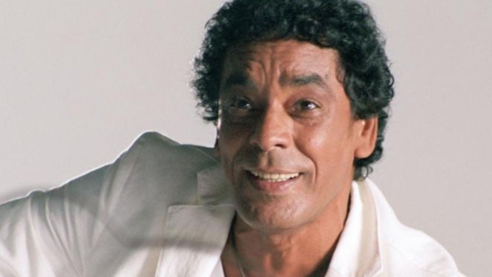 نقل الفنّان المصري محمد منير الى المستشفى