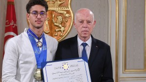 رئيس الجمهورية للبطل أحمد الجوادي : الشعب التونسي لن يقبل الا بالانتصار