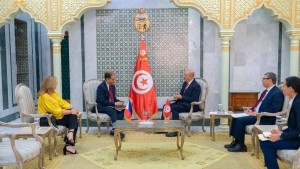 تطوير العلاقات في لقاء وزير الخارجية بالقائم بالأعمال بسفارة الفليبين