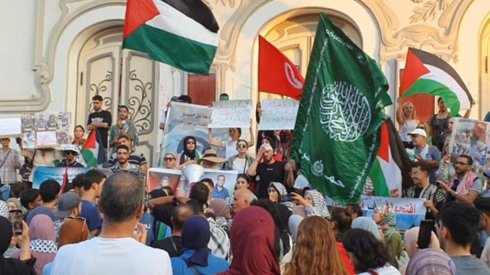 المسرح البلدي : وقفة احتجاجية تنديدا باغتيال الصحفيين أنس الشريف و محمد قريقع في غزة