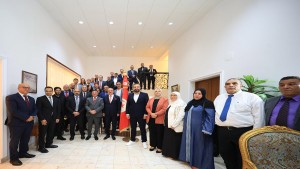 وزير الخارجية يلتقي ثلة من الجالية التونسية بجدة