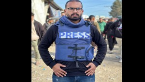 معهد الصحافة ينعى الصحفي الفلسطيني أحمد أبو عزيز خرّيج المعهد