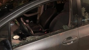الاحتفاظ بـ8 أشخاص بشبهة رشق سيارات بالحجارة بحي ابن سينا