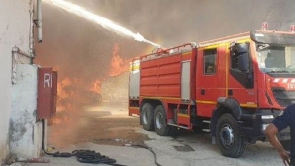 بن عروس: اخماد جزء من حريق اندلع بمصنع البلاستيك