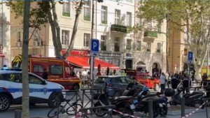منفذ عملية الطعن بمرسيليا تونسي الجنسية وتم قتله على يد الشرطة