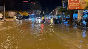 قابس: أمطار غزيرة تتسبب في قطع عدد من الطرقات