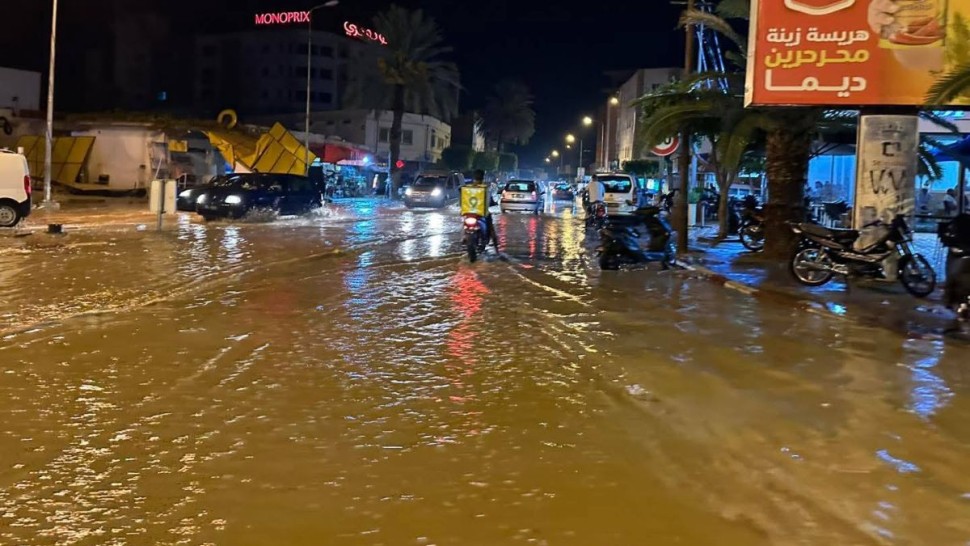 قابس: أمطار غزيرة تتسبب في قطع عدد من الطرقات
