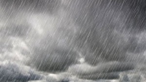 طقس الليلة: أمطار غزيرة مع تساقط البرد بهذه الولايات..