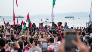 وائل نوّار : مسيّرة صهيونية تقصف أكبر سفينة في أسطول الصمود بسيدي بوسعيد