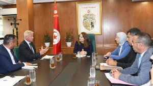 وزارة الصناعة و مجمع آرو للإلكترونيات يبحثان إنجاز مشروع منصة لوجستية للمكوّنات الإلكترونية